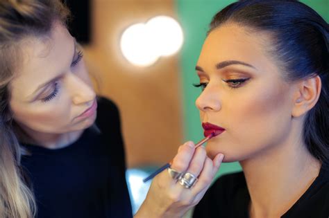 makeup artist jobs in Melbourne VIC .